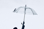 傘をさす時は“小指”に力を入れて！生きるだけでやせる仕草
