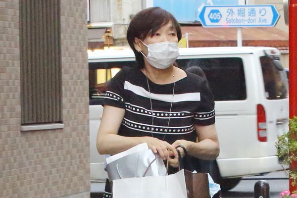 昭恵夫人　疑惑どこ吹く風？赤木ファイル公開当日に居酒屋へ