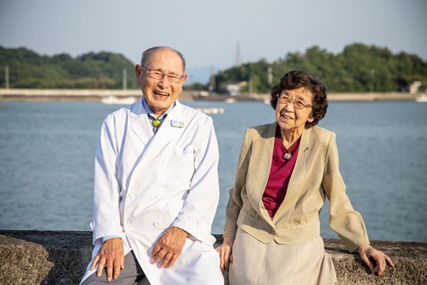 かつて結核の治療に携わり今はコロナと闘う　島で唯一の94歳医師