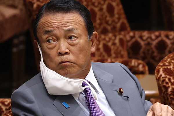 麻生太郎氏　死者数1.5万人超えも“先進国で最もうまくいってる”発言に呆れ声