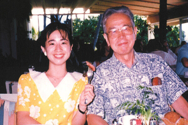 父の弘之さんは2015年に94歳で亡くなった。90歳で引退宣言したが、その後も未刊行集などが出版。90代であとがきを書き下ろしていた