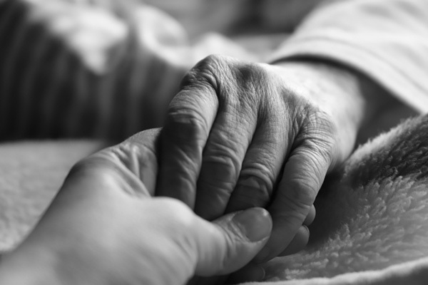 75歳以降待ち受ける病気とお金の罠 自宅介護でも5年で500万