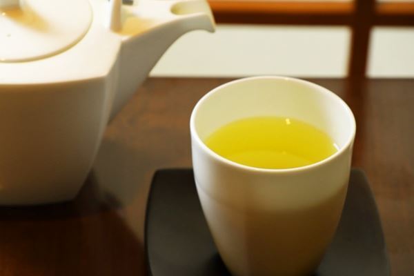 マスク生活で悪化する口臭対策に「緑茶をこまめに飲む」