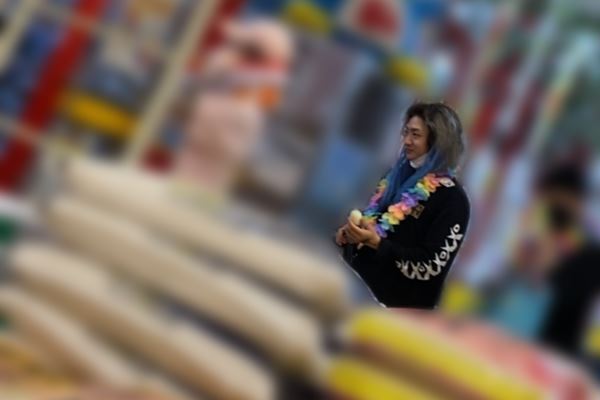 DJ社長　記念撮影にファン歓喜！訴訟渦中に宮古島ドンキで爆買い現場