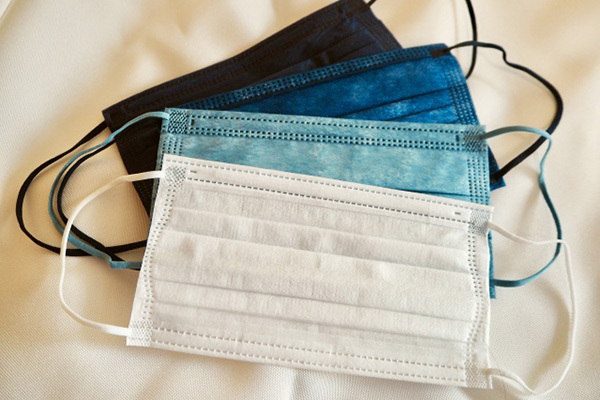 デルタ株から命守る新常識…自宅でも「マスク会食」を