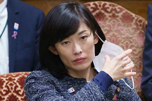 丸川大臣「不要不急かは自己判断」で過去の“愚か者ヤジ”が超特大ブーメラン