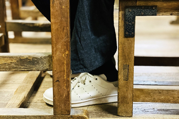 「貧乏ゆすりが有効」変形性股関節症の痛みを防ぐずぼら運動