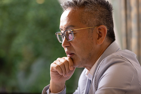 宮本亞門明かす「かつて憎かった父」への怒りが消えた瞬間