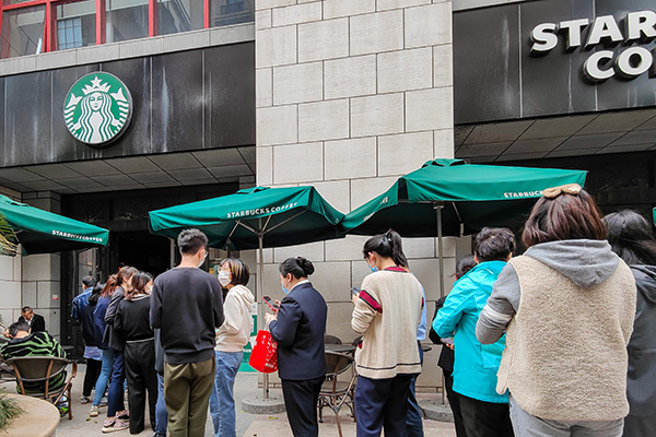 原因はコロナ失策…日本だけ“置いてけぼり不況”で大値上げ時代