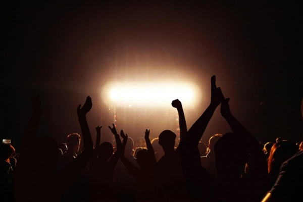 公演中止の同情から一転…問題イベントでビール提供のBAD HOPに広がる失望