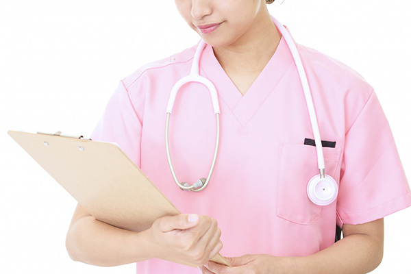 看護師介護施設への日雇い派遣解禁で「なし崩し規制緩和」の懸念