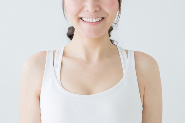 ブリッジ、インプラントは？歯科医教える「歯の治療費」