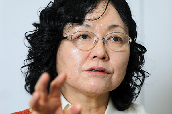 江川紹子さん「菅首相を追い込んだ首相会見の“更問い”禁止の自縛ルール」