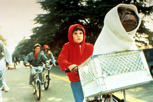 宅配ピザのきっかけに！E.T.が起こした日本の“アメリカ革命”