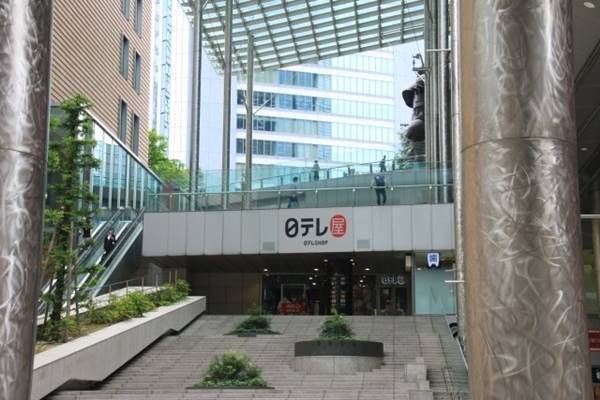 話題の男性グループ同日デビューに両ファン騒然…意図的な“被せ”を疑う声も