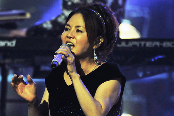 若者が共感したレベッカの歌唱スタイル 服装でも“女子の微妙な思い”を表現