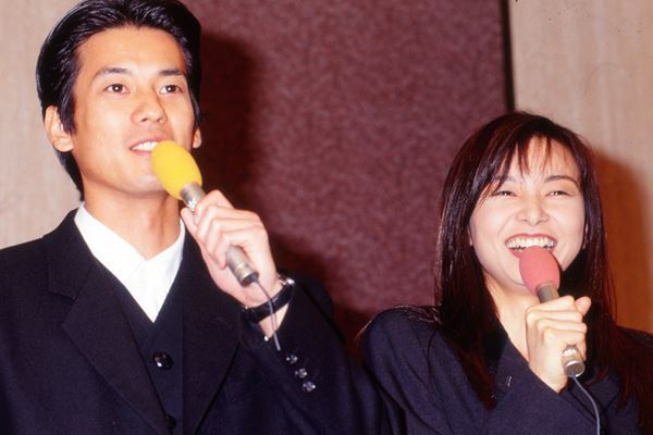 眞子さま＆小室さんと対照的…百恵さん＆友和、唐沢＆山口智子らの幸せ結婚会見現場