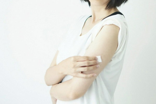 コロナワクチン「時間経過で抗体価減少も、重症化防ぐ効果は継続」