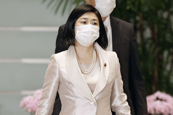 牧島デジ相　5万円接待報道に「意見交換は大事」と弁明も“開き直り”と批判殺到