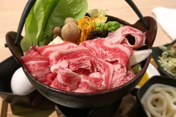 櫻井翔が送ってきた結婚祝い！すき焼きセットに高級チョコ