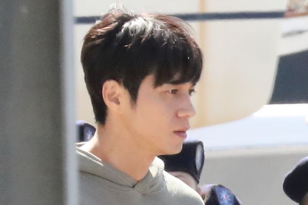 東出昌大　離婚1年弱で新恋人の余裕も…元妻・杏は実母の援助もなくワンオペ3人育児