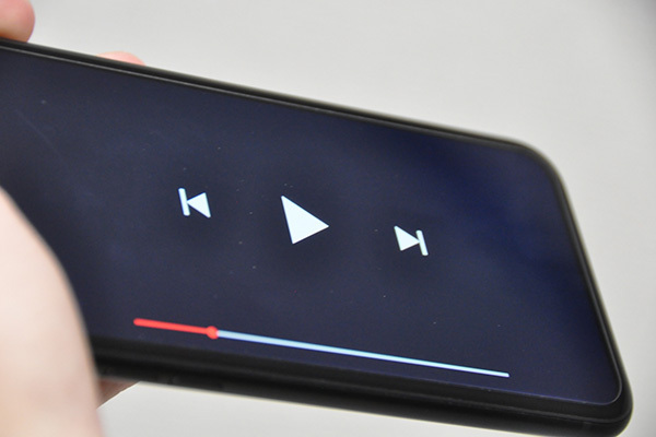 所属YouTuberの宴会に続き、社長が“自粛無視”不倫…問われるUUUMの倫理観