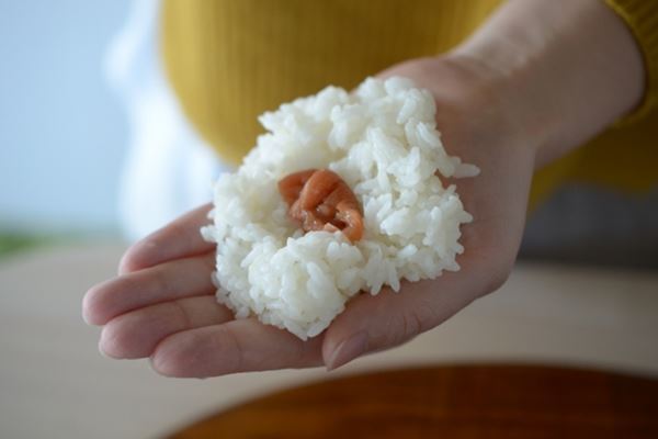 実は糖として吸収されづらい1日6個のおにぎり生活のすすめ