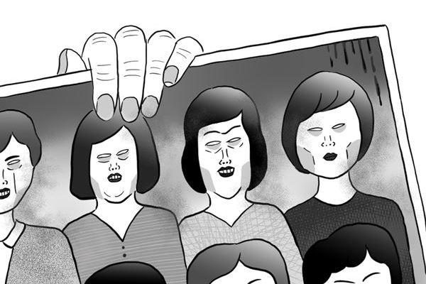 【ポップな心霊論】「家族写真でいるはずのない人が4人。うち1人は真顔で…」