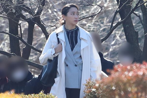 杏　元夫・東出の新恋人報道に愕然…月イチ父子面会拒否も視野に