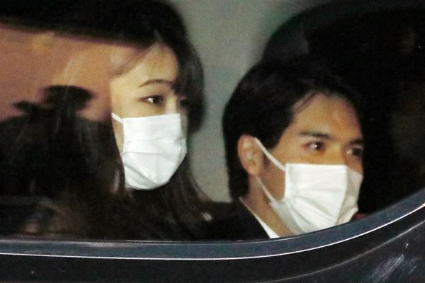 小室眞子さん夫妻　まだ続く“厚遇”サポート…宮内庁職員が買い物代行、警備費は1カ月で2千万円