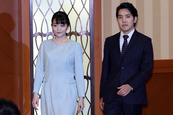 眞子さん説得を放棄…会見前日にあった宮内庁からの“ありえない要請”