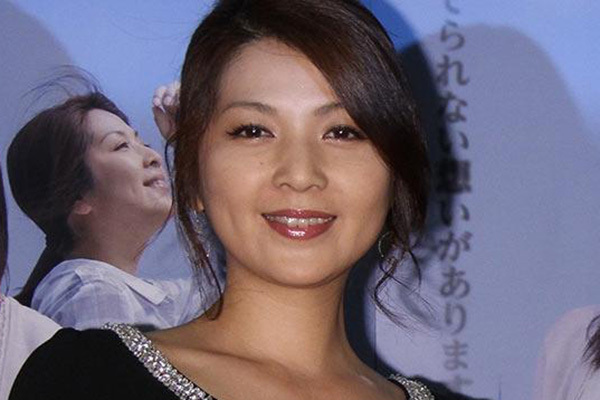 好きな男を「だめんず」に…飯島直子離婚にみる“尽くしすぎ”の落とし穴