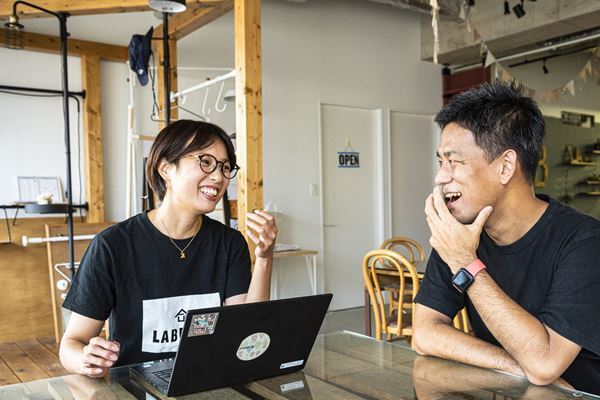 「つっぱり棒」作る3代目社長　夫婦二人三脚で業界トップを守る