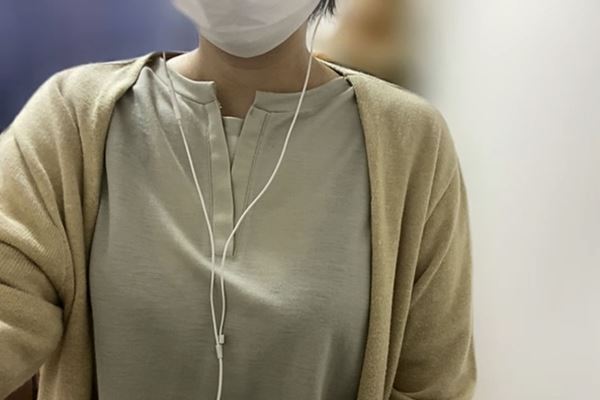 「友人全員失った」元“反ワクチン”派の女性が語る陰謀論の代償と後悔