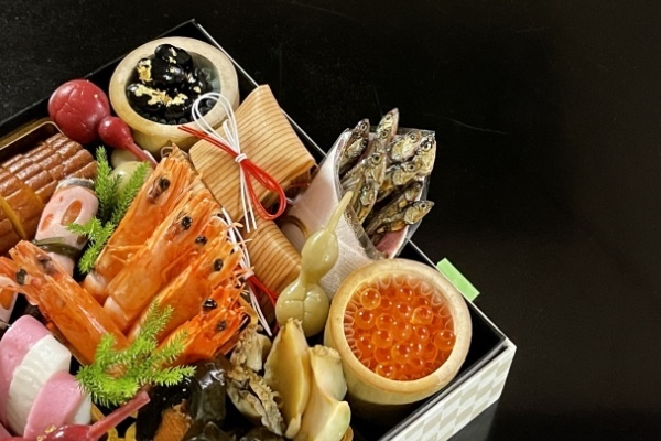 お正月の開運風習！「新年の目標は恵方を向いて書く」理由