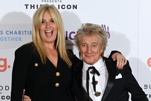 ロッド・スチュワートが「反ワクチン派は殺人者」とラジオで発言