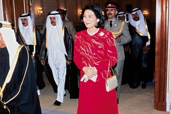 雅子さま祝58歳！　新婚時代の色鮮やかな中東ご訪問ドレス