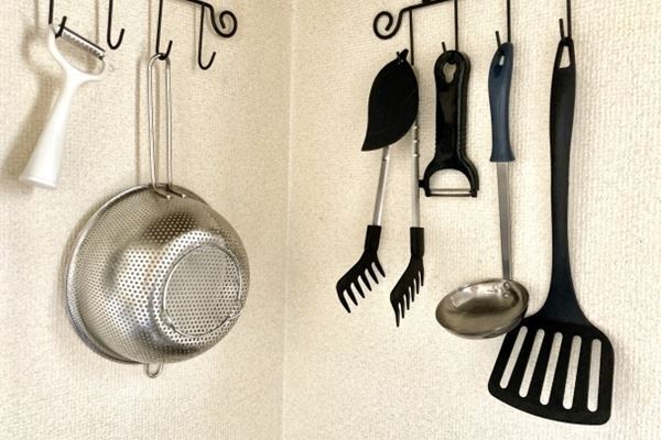 バスタオルを口に詰めて殴られ…人気女子高生YouTuberの“父からの虐待”告白が波紋