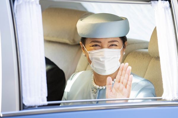 雅子さま　誕生日写真撮影を2度延期していた…心配される体調不良