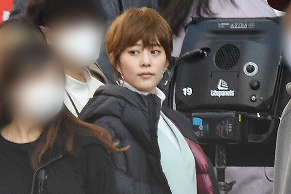 高畑充希 30歳は結婚より恋愛 吹っ切れ短髪の気高き新ドラマ現場 21年12月15日 ウーマンエキサイト 1 3 高畑充希 30歳は結婚より恋愛 吹っ切れ短髪の気高き新ドラマ現場 21年12月15日 ウーマンエキサイト 1 3