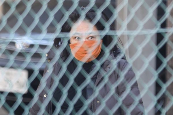 木下富美子元都議　免許ナシで移動は自転車…大量書籍持ち込みで再起狙う籠城生活