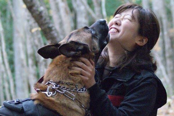 日本初、東京五輪でも活躍　爆発物探知犬を育成・派遣する会社を設立した川野悌子さん