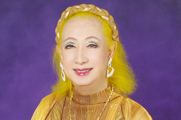 美輪明宏が考える、日本人がマスクをきちんとつける理由