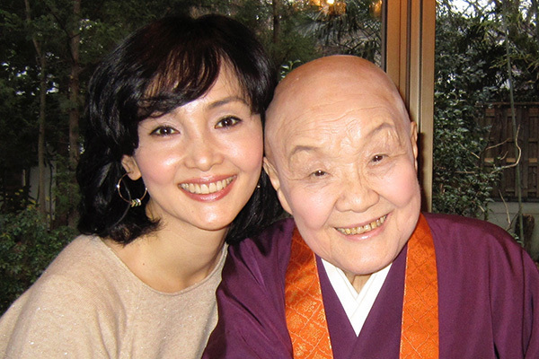 「苦しみも人生の栄養」乳がんに2度の離婚、南果歩を救った寂聴さんの言葉