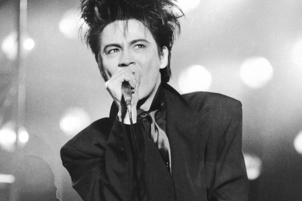 「家に泊めたお礼が靴下」杉田かおる明かすブレイク前のBOOWY秘話