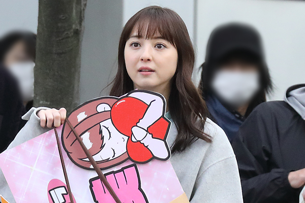 佐々木希「夫を見守る」宣言！“ゲス不倫”でも渡部見捨てなかった1年7カ月の献身生活