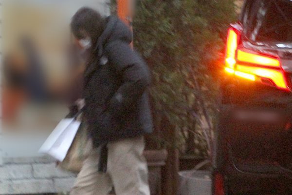 山本舞香　変装してマンションへ…それでも伊藤健太郎の事務所が「友人の1人」と破局宣言