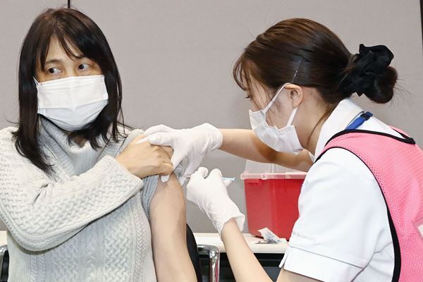 【3回目接種】副反応の実態1070人緊急アンケート 40代女性で発熱最多に