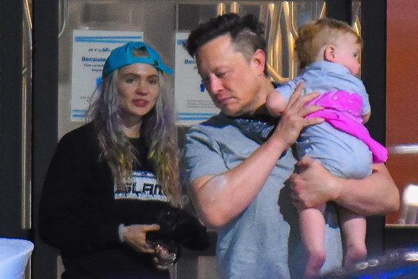 イーロン・マスクとグライムスに第二子が生まれていた