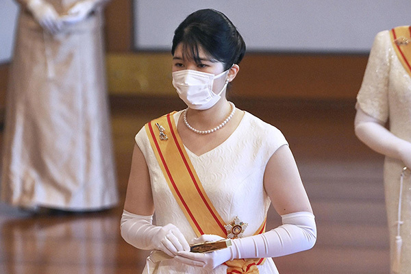 【写真史】初会見の愛子さま　電車通園、愛犬を抱っこ…聡明プリンセスの20年
